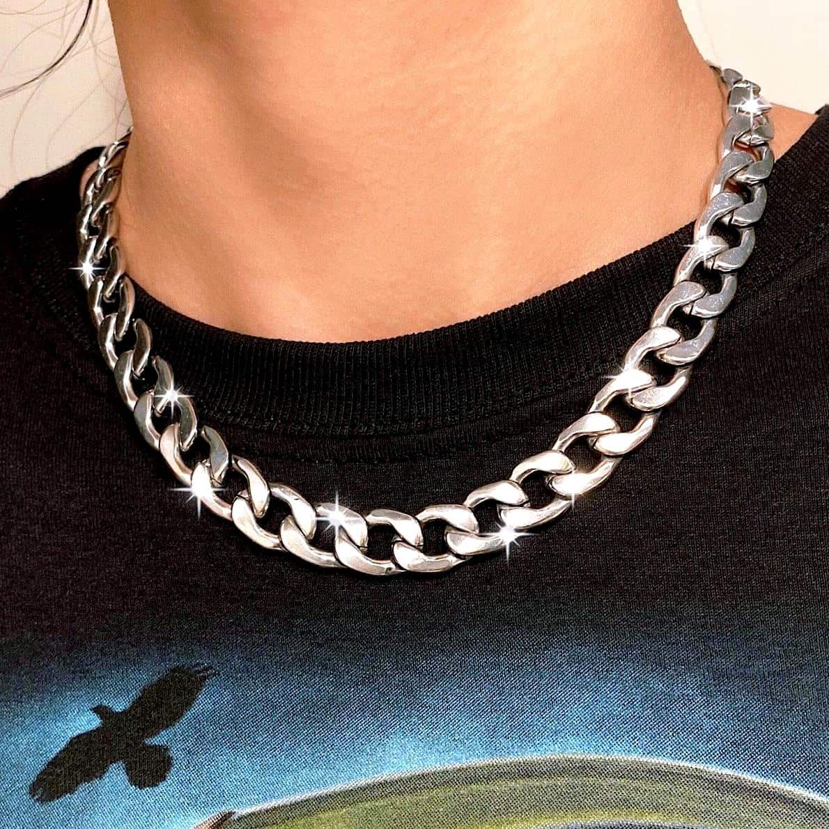 How Do You Wear A Chunky Chain Necklace 2023