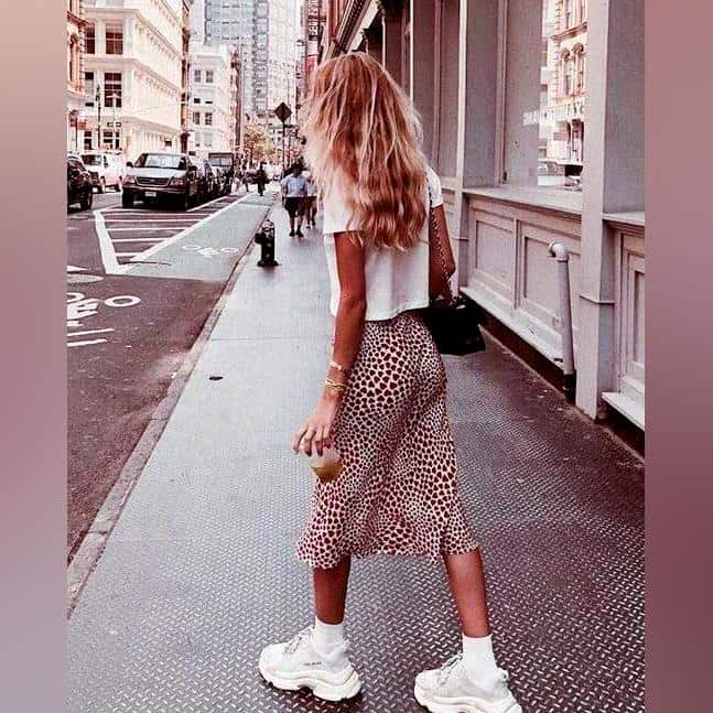 Chunky Sneakers Outfit: Best Looks 2023