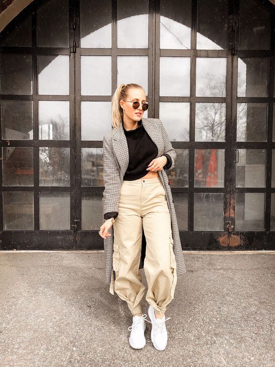 5 Khaki Joggers Outfit Ideas for a Comfortable yet Stylish Look 2023