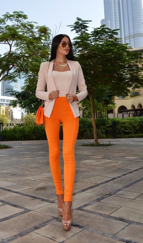 What Looks Good With Orange Pants On Women 2023